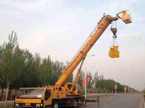 政巩义市吊车出租电话_夏季租赁使用吊车要注意降温